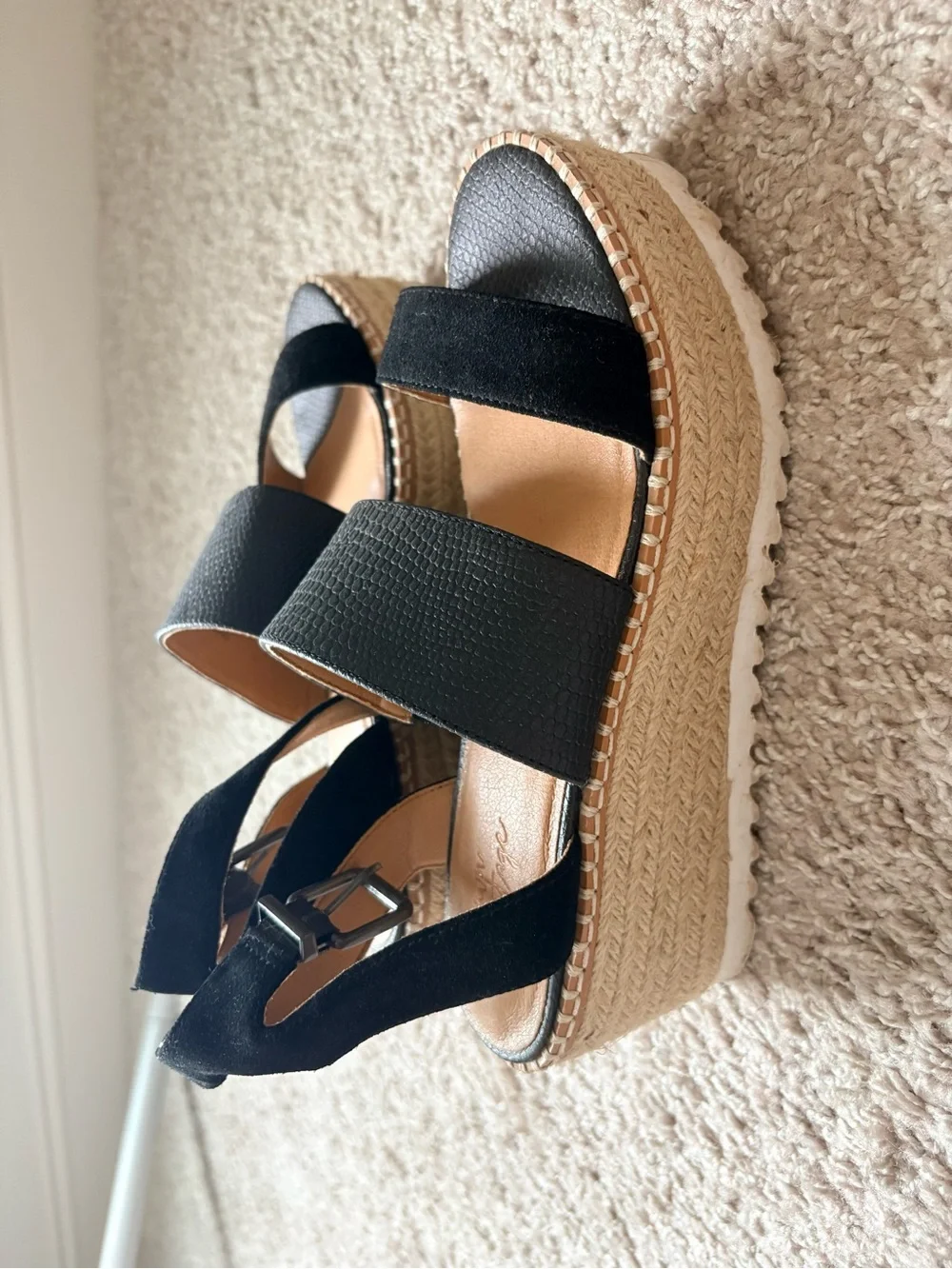 Crown Vintage stylish black